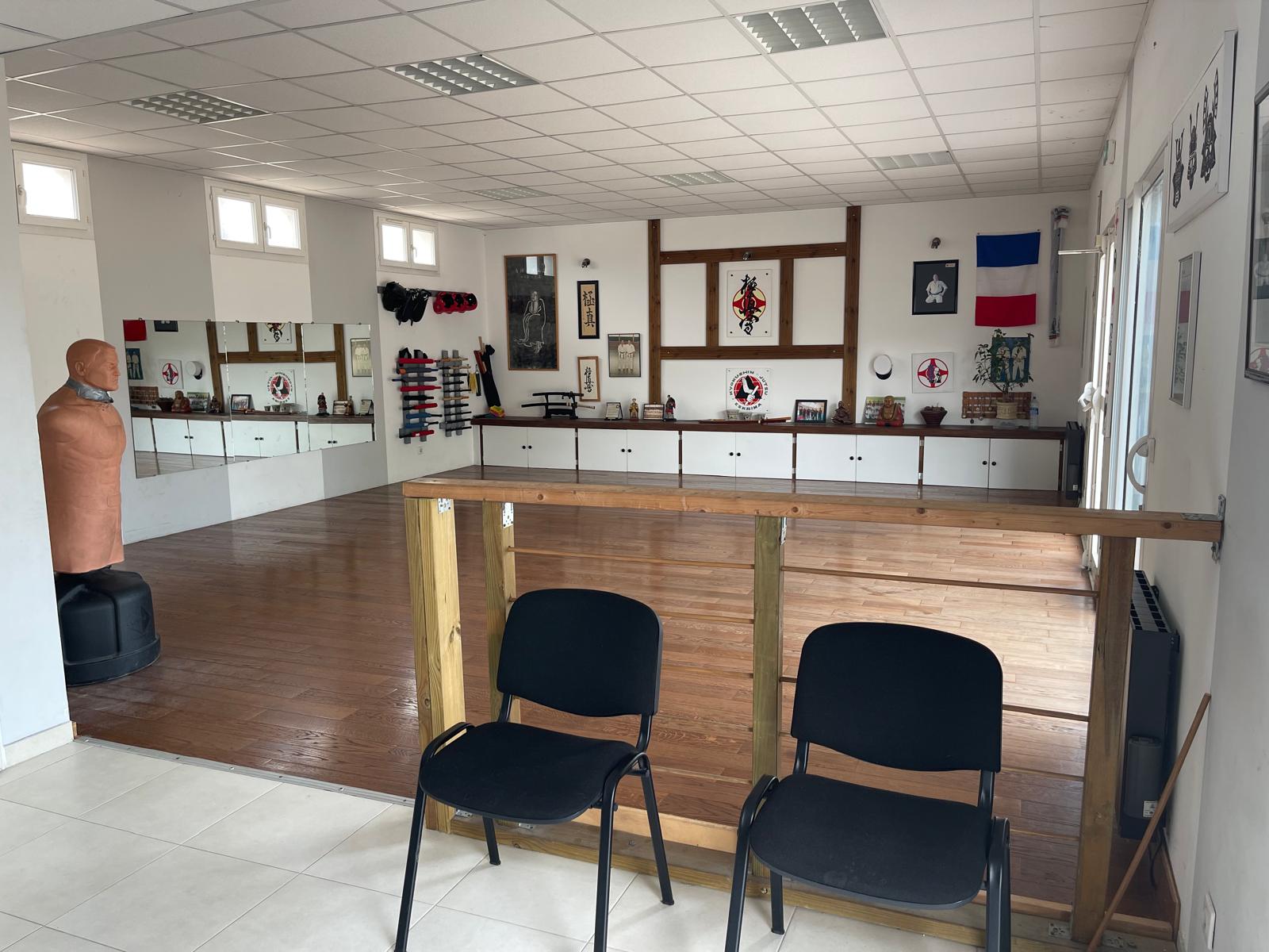 L’espace d’accueil surplombant la salle